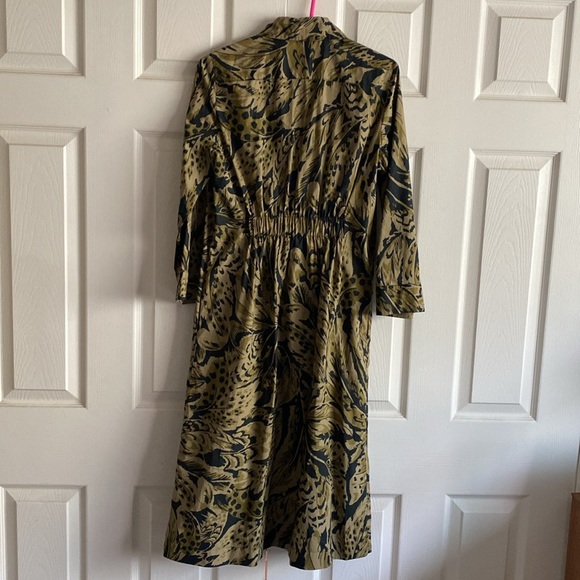 •BAUM UND PFERDGARTEN ARLENE DRESS
Olive Feather - Picture 10 of 11